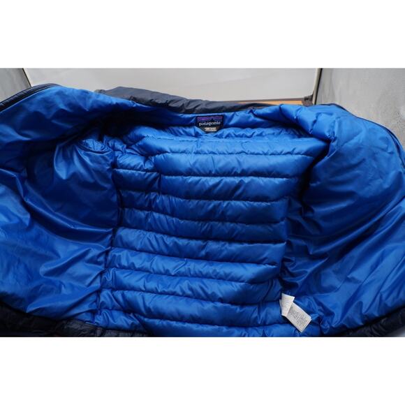Patagonia 800 Down Sweater Jacket - Men's Medium~ $279.00 Navy Blue - Picture 8 of 8